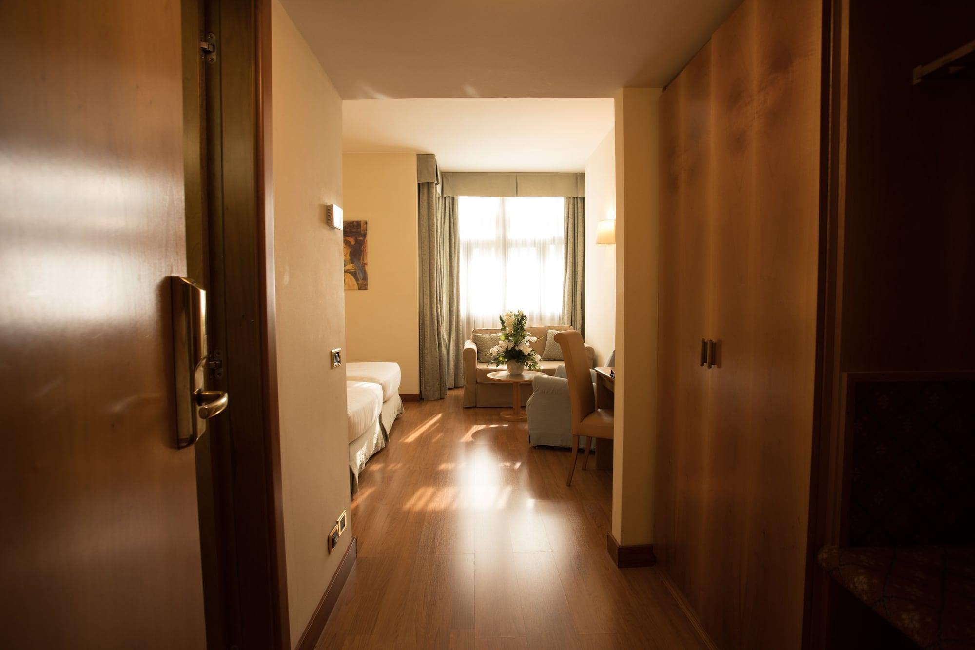 Ih Hotels Milano Eur - Трецано сул Навильо Екстериор снимка